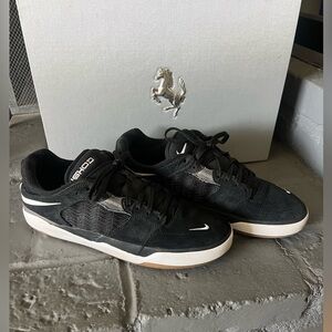 Nike Ishod Wair
